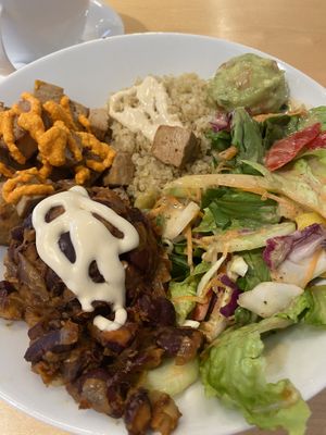 Mexican bowl - delicious and big😀  at The Fragrance of the Heart - Fritjof Nansens Plass in Oslo