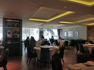 Restaurant interior at Thanying Restaurant - Amara Hotel in Central Singapore