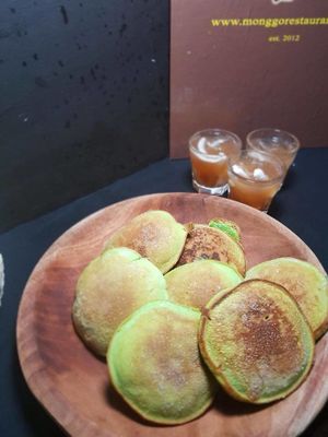 Serabi bandung and Tambring Bali
west java dessert, pancake with coconut and pandan 
the drink from Bali, sour and refreshing with coconut.  at Monggo Restaurant in Mount Lawley