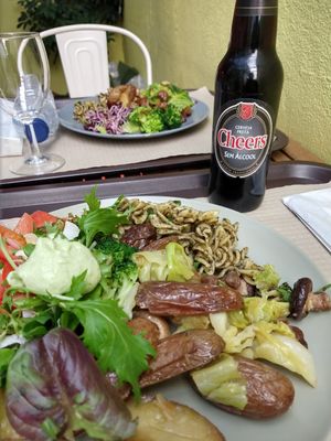 Ambiente cozy e comida super saborosa. Preço justo. Recomendo. #Veganuary at Terra Viva in Espinho