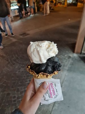 Black Hawaii and banana, both are good but the black Hawaii is absolutely amazing 😍 at Mirkoz Ice Cream in Sirmione