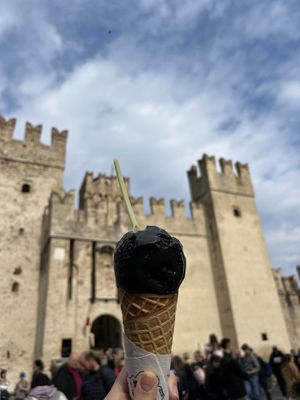   at Mirkoz Ice Cream in Sirmione