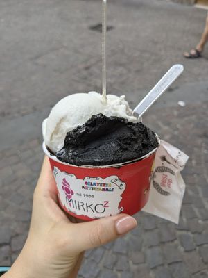Fior di latte and black hawaii at Mirkoz Ice Cream in Sirmione