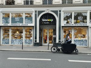 Beautiful extérieur at Dada Paradis Biocoop in Paris