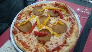 Vegan pizza at Da Victoria in Liege