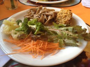 Food on the plate (photo by Fernanda Tissot) at Trigais in Caxias Do Sul
