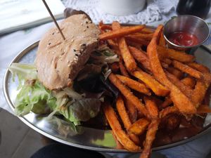 Döner Burger mit Süßkartoffel Pommes at nina's ess-Art in Immendingen