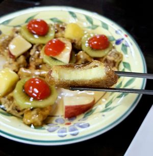 Sweet and sour mushrooms - close-up of sweet potato at Chorokddeul Green Field - 초록뜰식당 in Seoul