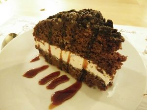 oreo cake at El Jardin de los Dragones in Murcia