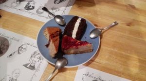 Cakes at El Jardin de los Dragones in Murcia