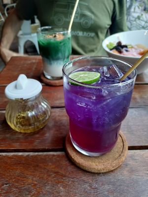 Butterfly pea soda water at Broccoli Revolution - Sukhumvit Rd in Bangkok