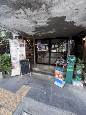 ☺️  at Broccoli Revolution - Sukhumvit Rd in Bangkok