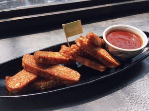 Fried tempeh at Broccoli Revolution - Sukhumvit Rd in Bangkok