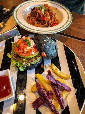 A letdown at Broccoli Revolution - Sukhumvit Rd in Bangkok