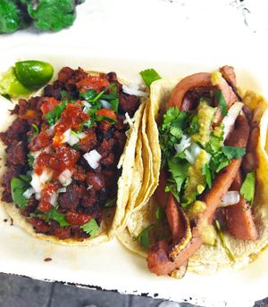Chorizo y salchicha at Gatorta - Food Stand in Mexico City