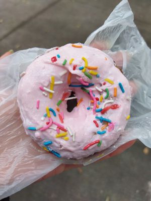 Donita de fresa at Gatorta - Food Stand in Mexico City