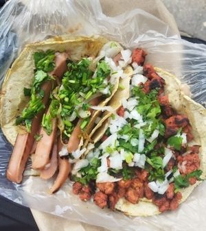 Tacos de salchicha y soyita pibil  #Veganuary at Gatorta - Food Stand in Mexico City