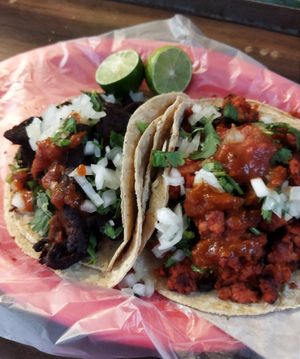 Bistec y soyita pibil at Gatorta - Food Stand in Mexico City