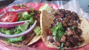 Unos taquitos enormes 🙀 at Gatorta - Food Stand in Mexico City