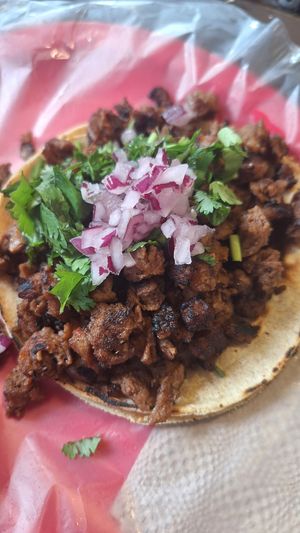 ¡Taco de suadero! 🌱
Es tan grande y con doble tortilla que puedes convertirlo en 2. at Gatorta - Food Stand in Mexico City