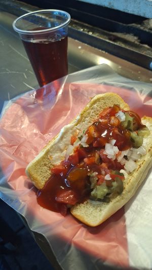 Hot-dogs con agua de jamaica (es de refil) 🌭🍹❤️ at Gatorta - Food Stand in Mexico City