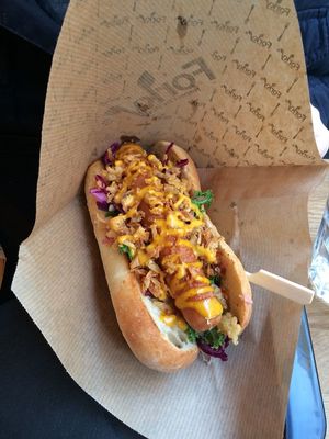 Vegan hotdog with all the toppings at Forky's - Jakubské Nam. in Brno