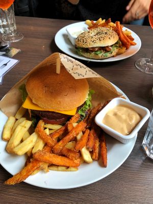Cheeseburger with sweet potato fries, chicken bagel. at Forky's - Jakubské Nam. in Brno