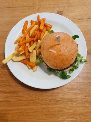 French burger with fries at Forky's - Jakubské Nam. in Brno