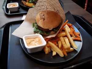French burger & fries at Forky's - Jakubské Nam. in Brno