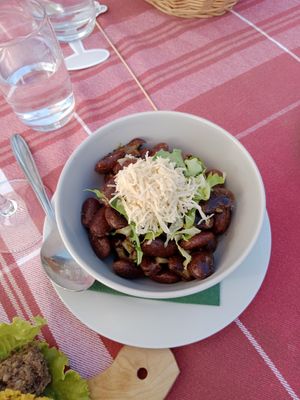 runner bean salad with horseradish and pumpkin seed oil - so delicious!! at Bioweingut Otto Knaus in Sulztal