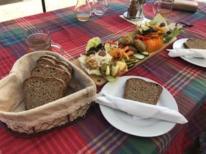 Vegane brettljause at Bioweingut Otto Knaus in Sulztal