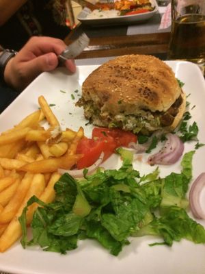 l/o vegetarian burger at Kellari in Crete