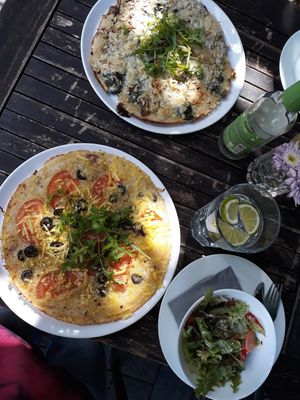 vegan pancake with tomatos, olives and cheese + side salad, vegan pancake with spinach and mushrooms at Pfefferminzje in Koblenz