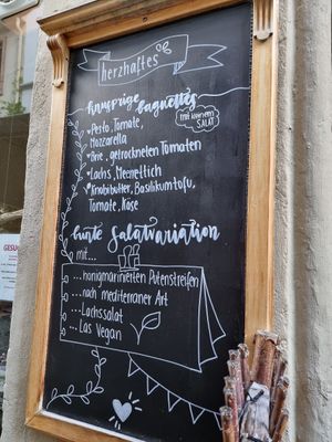 Vegan mentioned on outdoor sign at Pfefferminzje in Koblenz