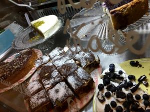 cake -- some of it vegan at Liesgen in Krefeld