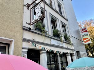 outside at Liesgen in Krefeld