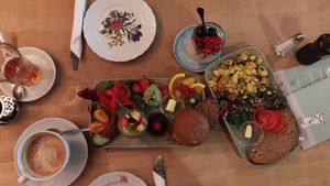 Veganes Frühstück / Uschi Obermeier TofuRührei at Liesgen in Krefeld