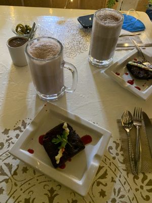 Brownie gluten free y Licuado  at Mi Dulce Jacalito in Mexico City