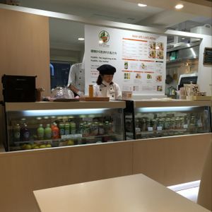 great food, great staff at Ginza Raw Life Cafe in Tokyo