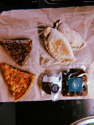 Algunas de las delicias que sirven 100% vegano at Vegan Wraps in Montevideo