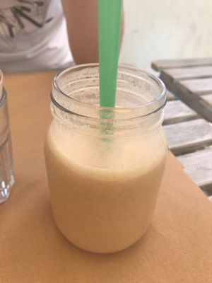 Rice milk based CIOP smoothie at H2O Juice Bar & Vegan Cafe in Fuerteventura