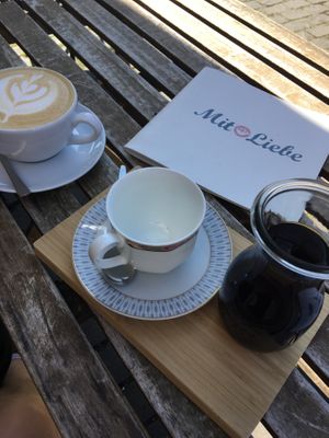 Handfilter und Cappuccino  at Mit Liebe - Kreativcafe  in Monheim Am Rhein