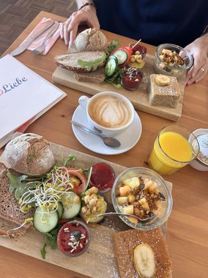 Vegane Frühstücksplatte (auf der Karte „Liebe & Vegan“)  at Mit Liebe - Kreativcafe  in Monheim Am Rhein