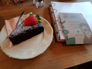 Veganer Schoko Kuchen ... seeehr lecker 👌 at Mit Liebe - Kreativcafe  in Monheim Am Rhein