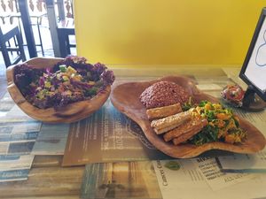 China Salad and Urap at Oma Jamu in Canggu