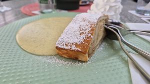 Apfelstrudel at Restaurant Pizzeria Ambiente in Bad Kissingen