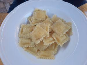 Ravioli amalfi al profumo di limone at Il Cardo e l'Ortica in Mondovi