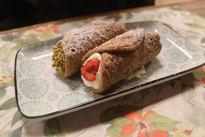 Canoli at Il Cardo e l'Ortica in Mondovi