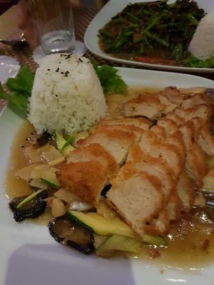 crispy chicken at Vlaire Uisine in Vienna