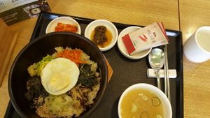 vegetarian bibimbap with vegan side dishes! at Bonjuk and Bibimbap - 본죽&비빔밥café in Seoul